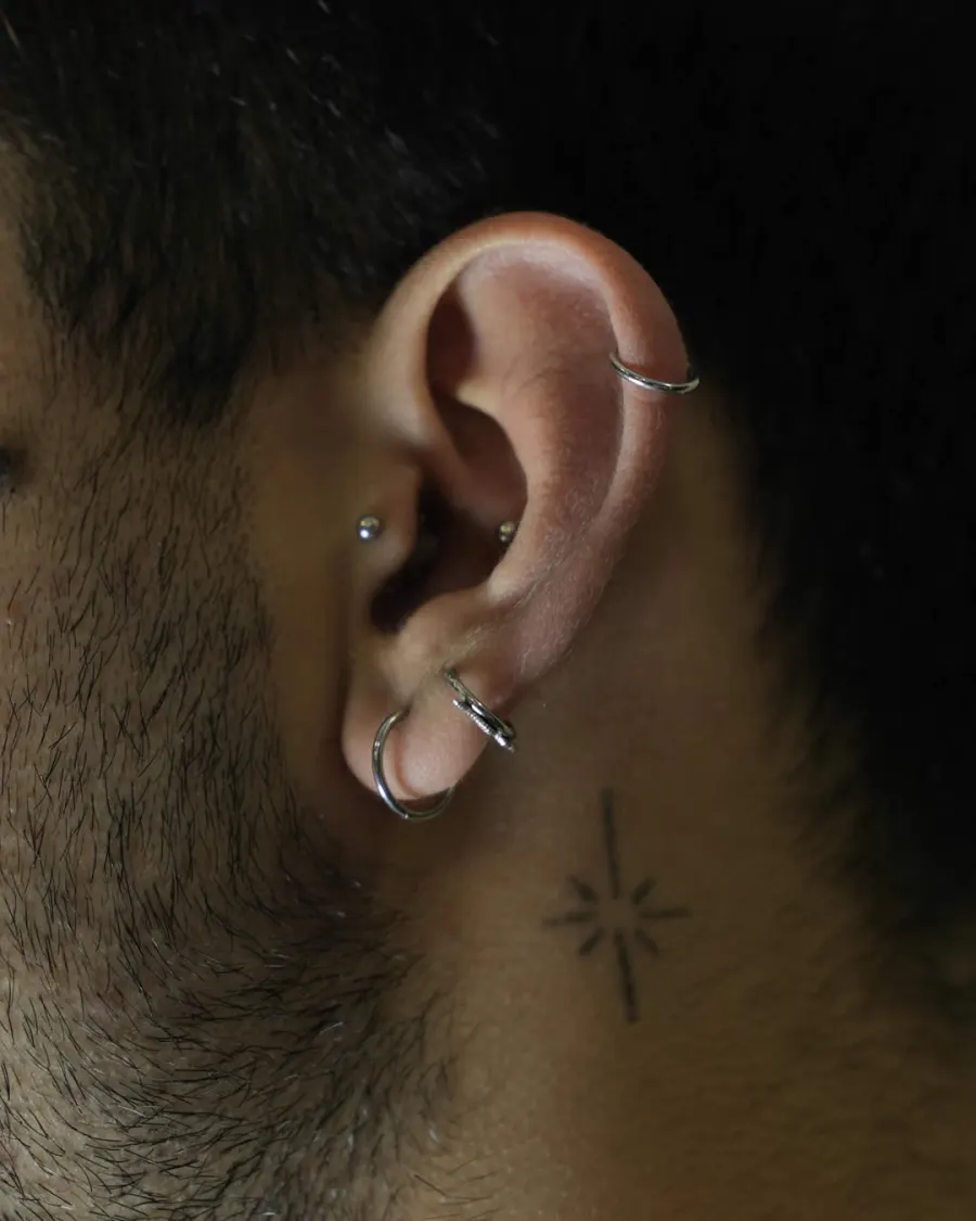 Septum piercing uygulaması